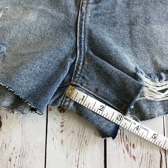 BlankNYC "The Barrow" High Rise Distressed Shorts Size 29 - Picture 14 of 14